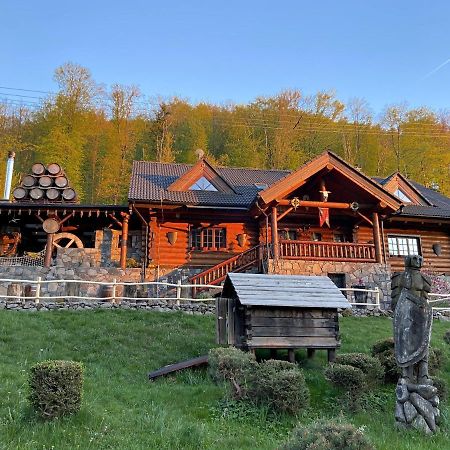 Koliba U Rytiera Villa Zvolen Buitenkant foto