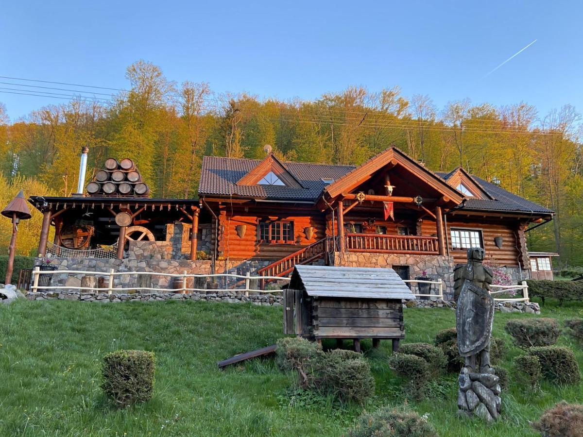 Koliba U Rytiera Villa Zvolen Buitenkant foto